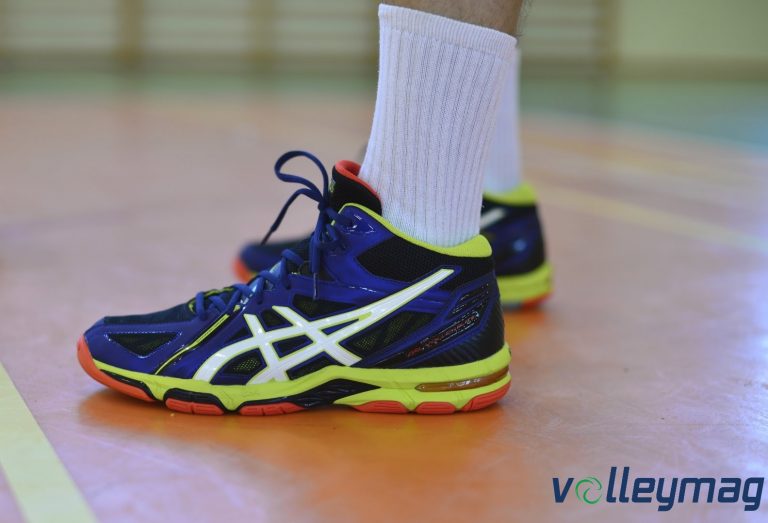 How to choose the right shoes for volleyball Sneakers